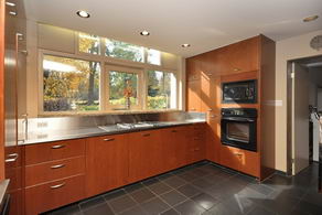 Kitchen - Country homes for sale and luxury real estate including horse farms and property in the Caledon and King City areas near Toronto